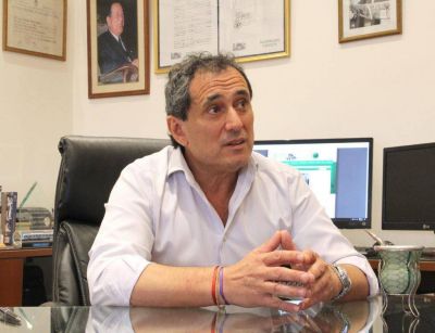 Sasia, con traje de candidato, habl� de 