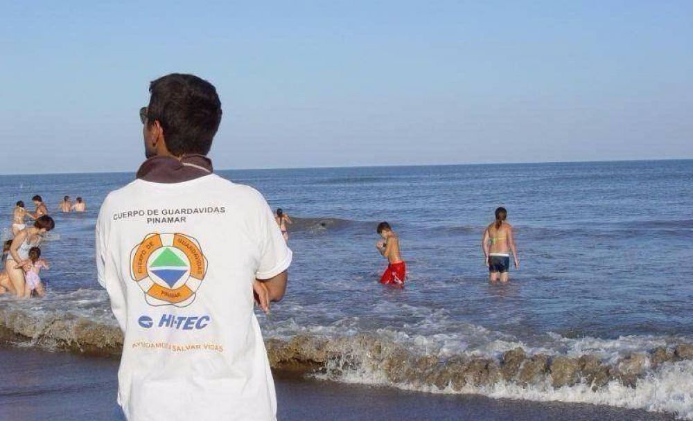 Guardavidas de Pinamar convocan a un paro en rechazo a la propuesta salarial de los privados