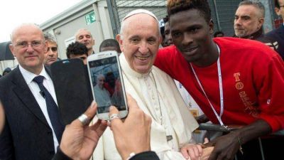 Papa: padecer con el hermano que sufre, aunque sea diferente de �l