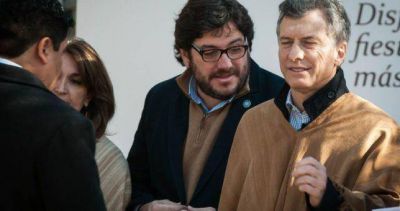 Por Whatsapp, Avelluto despidi� a 60 integrantes de la Compa��a de Danza Cl�sica por al Inclusi�n