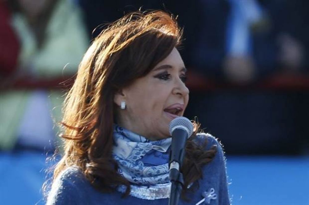 Con la venia de Cristina Kirchner, La Cmpora ensaya una aproximacin al jefe camionero