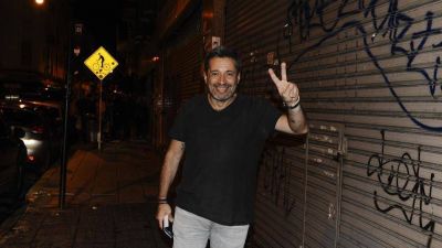 Piden investigar a V�ctor Santa Mar�a por viajes sospechosos a Panam�