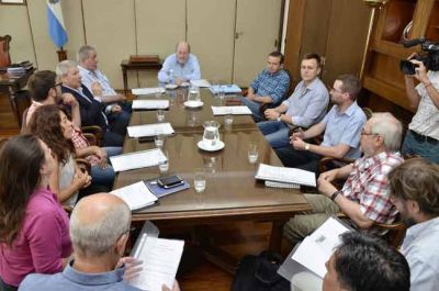 Delegados pampeanos en la CIAI con el gobernador