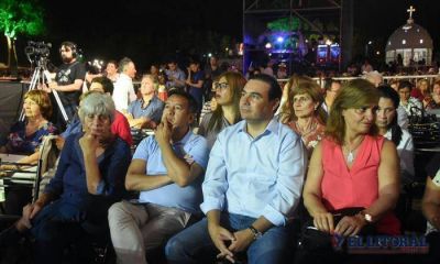 Vald�s se re�ne con Macri y regresa a inaugurar obras con funcionario nacional