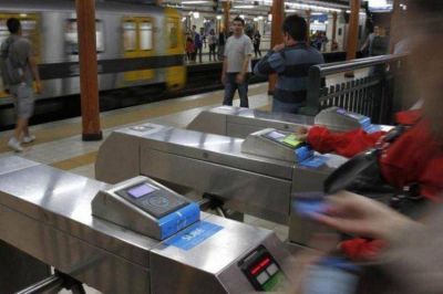 Campa�a del kirchnerismo para frenar el aumento del transporte