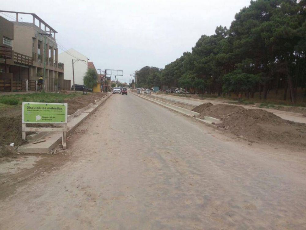 Se construye el cord�n cuneta de la nueva avenida 10
