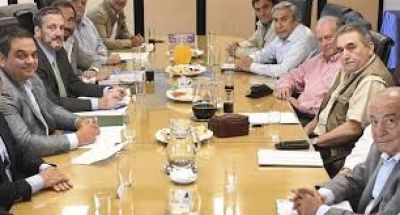 El Gobierno negociar� gremio por gremio la reforma laboral y espera aprobarla en mayo