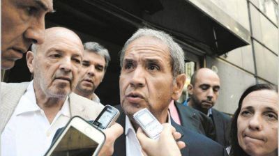 Bancarios y estatales tendr�n aumento adicional de 5% por la inflaci�n 2017