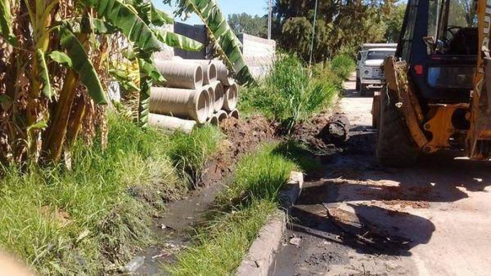 Tigre contin�a con la construcci�n de c�maras de desag�es pluviales en Rinc�n de Milberg