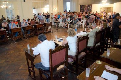Convocan a Luciani para la sesi�n extraordinaria
