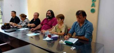 Sugieren desafiliarse de sindicatos: �Es una verg�enza�