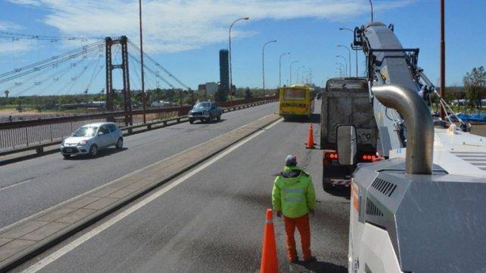 Con un operativo especial, contin�an las tareas de repavimentaci�n de la Ruta Nacional 168