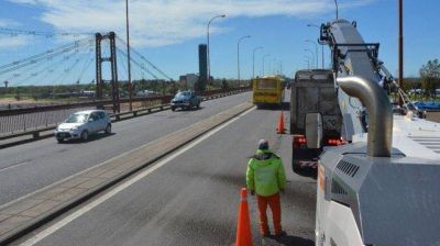 Con un operativo especial, contin�an las tareas de repavimentaci�n de la Ruta Nacional 168