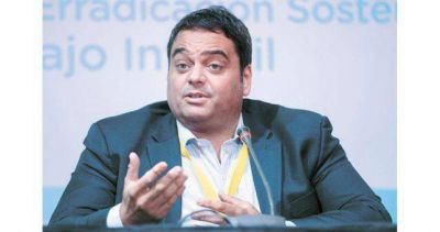 La ex empleada de Triaca dice que el Ministro contrat� 250 personas en el SOMU