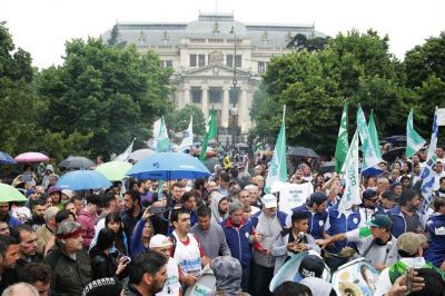 Vidal promulg� el aumento escalonado de la edad jubilatoria de los bancarios