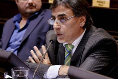 Massistas salen a cruzar a Insaurralde por sus dichos sobre Cristina