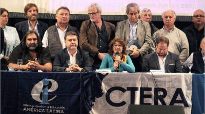 El Gobierno decreta el fin de la paritaria nacional docente y recorta el poder de Ctera