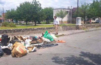 S�enz implor� a los vecinos que no arrojen basura a canales y desag�es