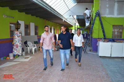 Funcionarios recorrieron obras de infraestructura en escuelas del distrito