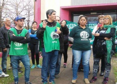 Adri�n Lescano: 