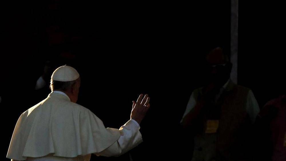 Chile, el Papa encuentra algunas vctimas de abusos y llora con ellas
