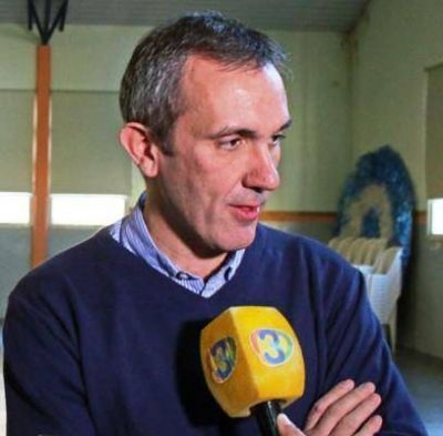 Altolaguirre: �A los r�os hay que dejarlos correr�