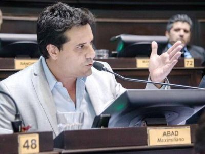 Energica defensa de Maximiliano Abad a acusaci�n contra la Gobernadora
