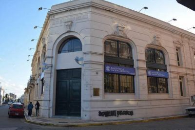 Aumento adicional del 5 por ciento para bancarios y estatales