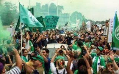 Fanazul: Trabajadores reclamaron la reapertura de Fabricaciones Militares