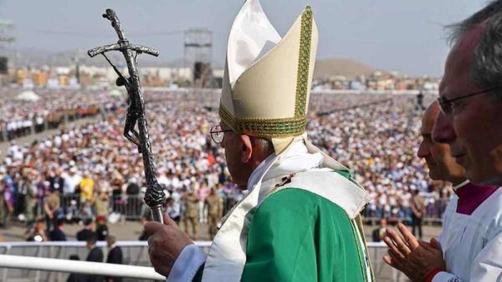 Ante ms de un milln de personas, el papa Francisco cerr su gira sudamericana con una misa en Lima
