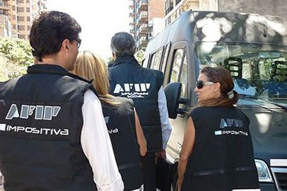 Avanzan dos causas por facturas falsas que involucran a una decena de gremios