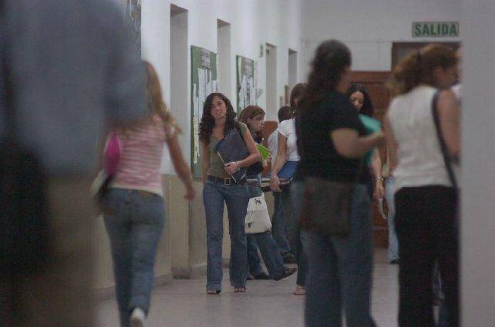 Este a�o, mantener un estudiante universitario en Santa Fe saldr� m�s de $12 mil por mes