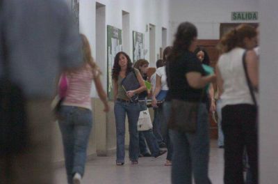 Este a�o, mantener un estudiante universitario en Santa Fe saldr� m�s de $12 mil por mes