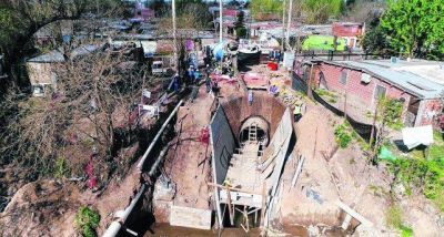 Avanzan los desag�es urbanos en diferentes barrios de la ciudad