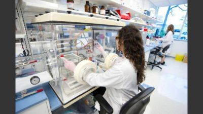 Sanofi compra una firma de hemofilia a cambio de u$s11.600 millones