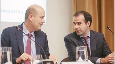Sturzenegger dijo que la tasa actual es muy alta y anticip� m�s recortes