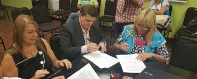 Educaci�n: La provincia analiza con gremios un aumento a docentes