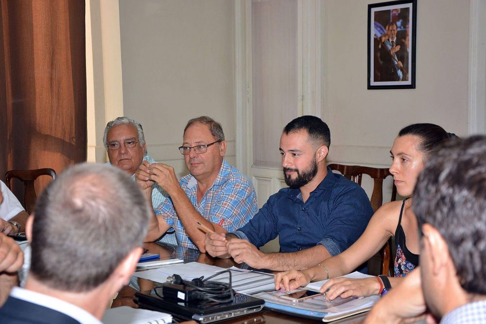 El Gobierno recibi� a las entidades rurales para definir la actualizaci�n del Impuesto Inmobiliario 
