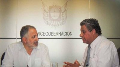 Sol� Jais con el intendente G�mez