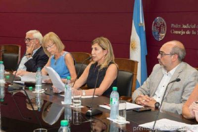 El Consejo de la Magistratura porte�o acord� reducir sus gastos en un 20%