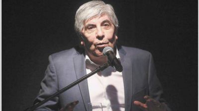 Moyano sigue tirando de la cuerda, pide bono y amenaza con medidas de fuerza
