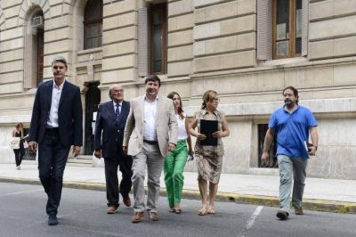 El Frente Renovador le advierte a Cambiemos: �No vamos a permitir que gobiernen por decreto�