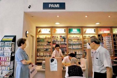 Desde las farmacias analizan dejar de recibir obras sociales