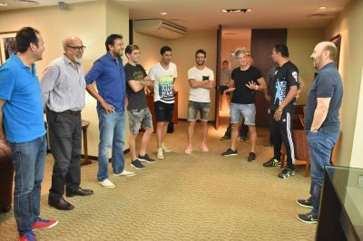 Insfr�n recibi� a los mejores jugadores del p�del mundial