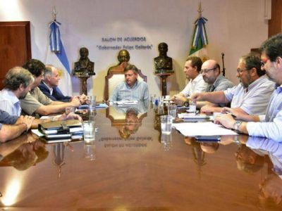 El Ejecutivo y representantes de ENOHSA analizaron el estado de las obras del Segundo Acueducto del Interior