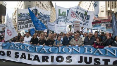 Los sindicatos estiman que acordar un aumento del 20% ya es perder por bastante