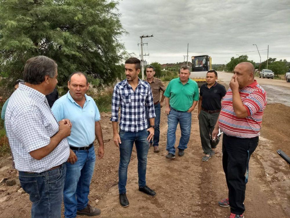 Julio Martnez visita la obra de Ruta 79 y se rene con productores y cooperativistas