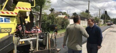 Avanzan los trabajos de asfalto en 40 cuadras de Claypole y Don Orione