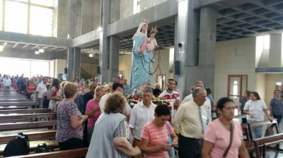 Con peregrinos �haciendo escala� de vacaciones se celebr� el primer 25 del a�o