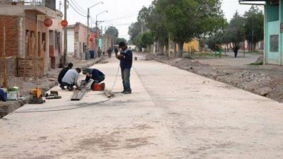 INSTAN A EMPRESAS LOCALES A PARTICIPAR DE OBRAS DE RECONSTRUCCI�N EN VOLC�N